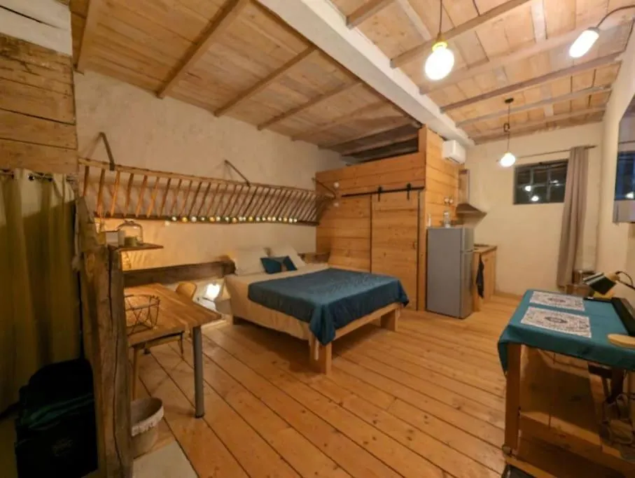 Apartment Logement - Studio Independant A Perouges France