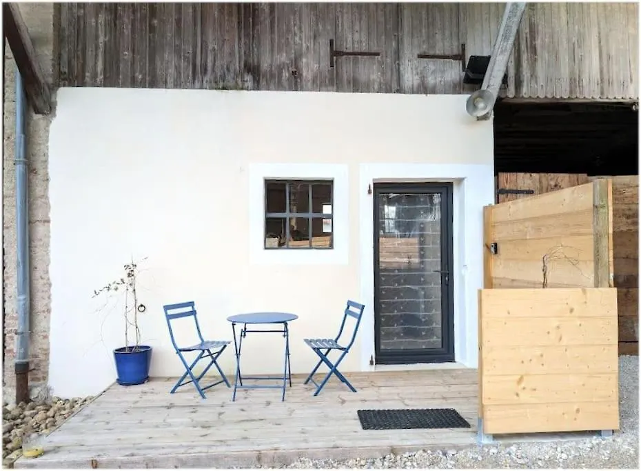 Logement - Studio Independant A Perouges 0*,  France
