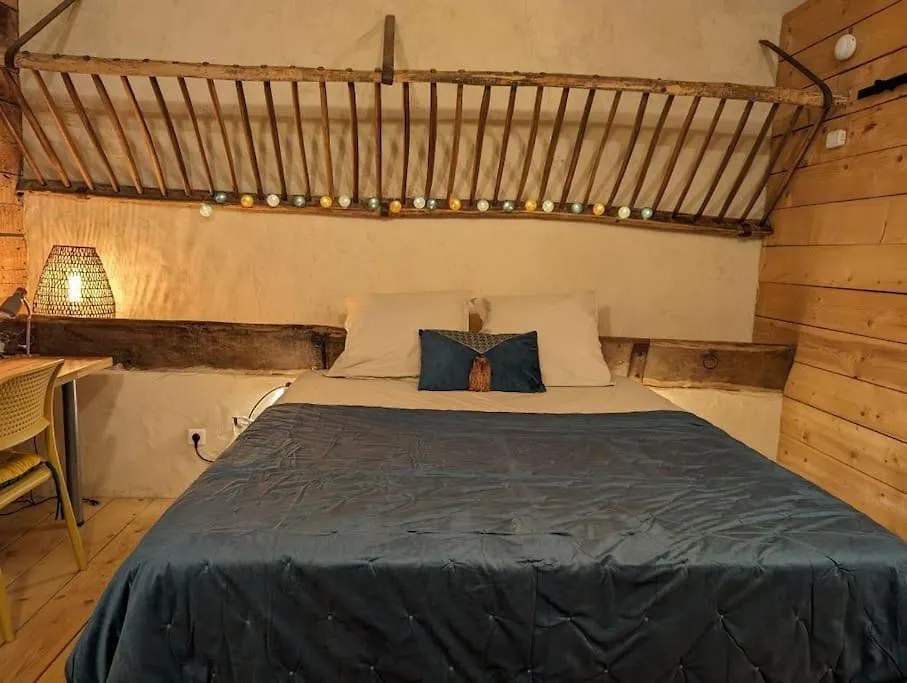 Logement - Studio Independant A Perouges 0*,